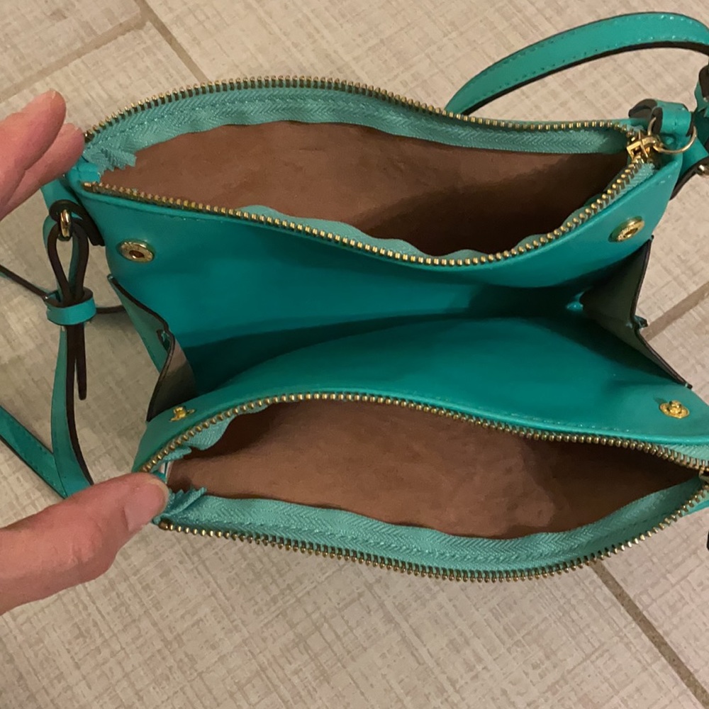 Turquoise expandable Zipper Purse - Picture 7 of 9